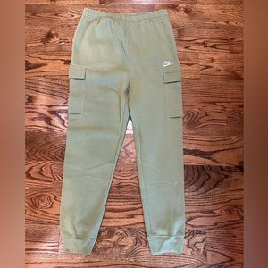 Nike Men’s Sportswear Club Fleece Cargo Pants Medium Tall Green